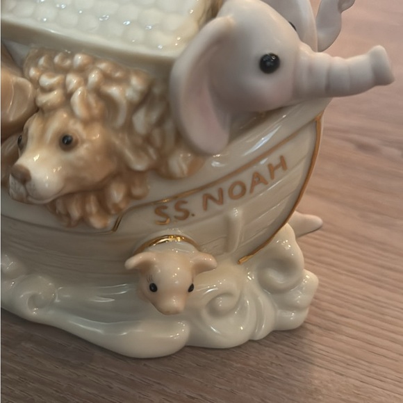 Lenox Noah's Ark Bank - Picture 6 of 8